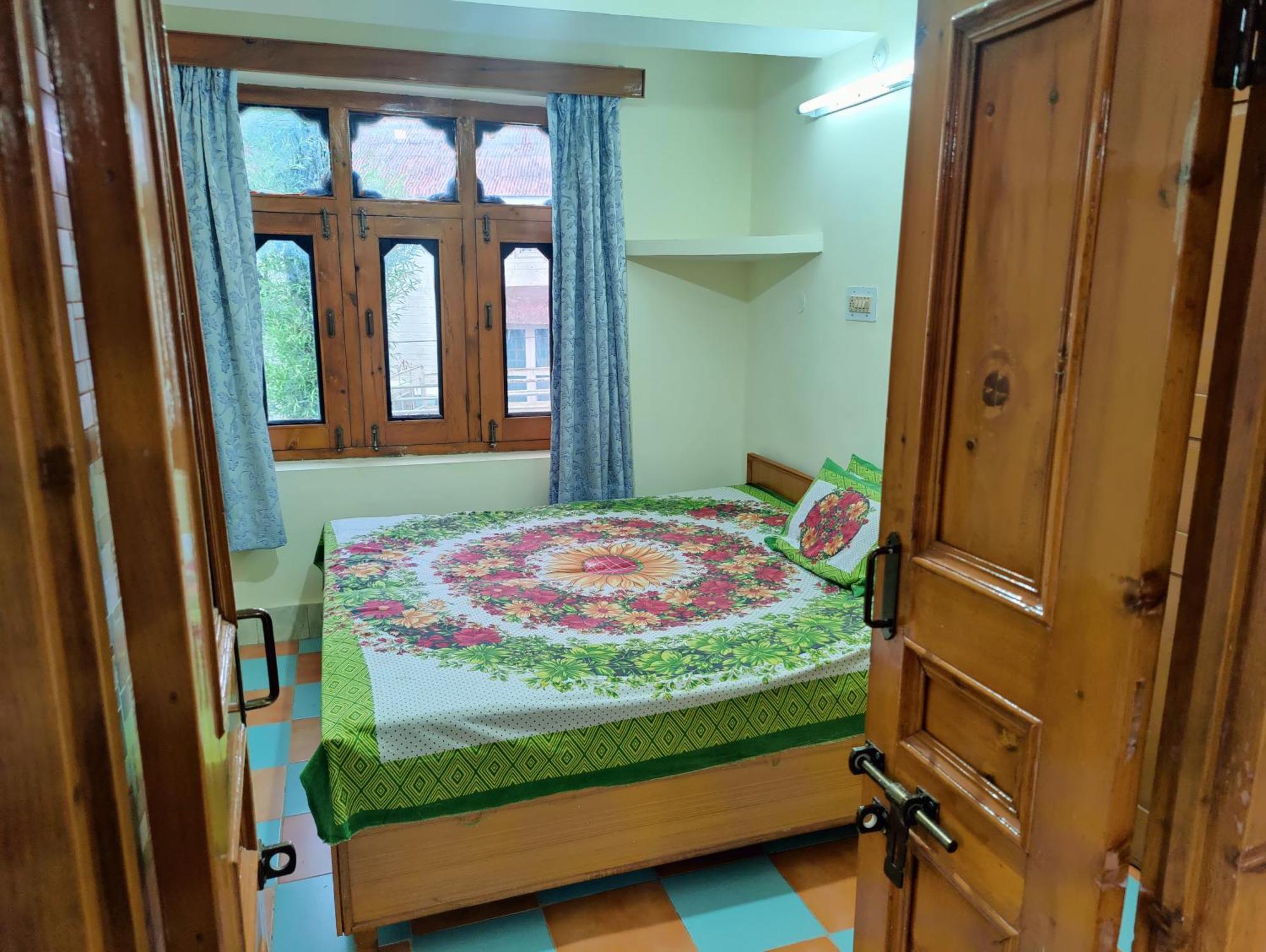 Silk Route Home Stay Kalpa Szoba fotó
